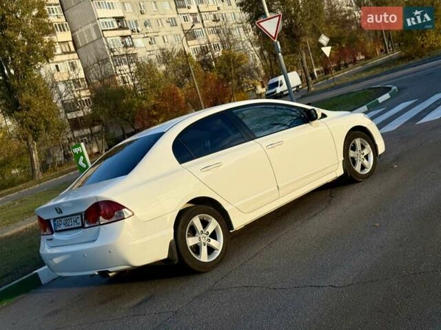 Белый Хонда Цивик, объемом двигателя 1.8 л и пробегом 205 тыс. км за 7200 $, фото 1 на Automoto.ua