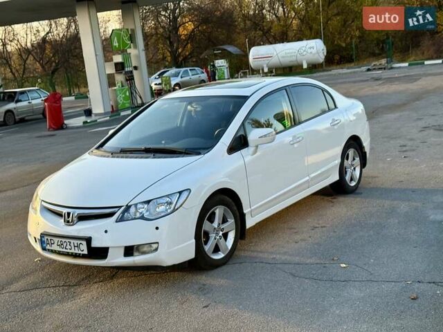 Белый Хонда Цивик, объемом двигателя 1.8 л и пробегом 205 тыс. км за 7200 $, фото 3 на Automoto.ua