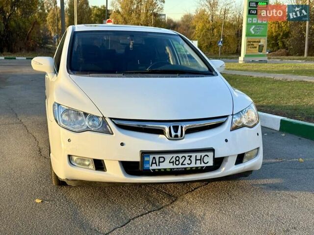 Белый Хонда Цивик, объемом двигателя 1.8 л и пробегом 205 тыс. км за 7200 $, фото 4 на Automoto.ua