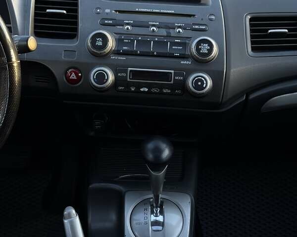 Белый Хонда Цивик, объемом двигателя 1.8 л и пробегом 205 тыс. км за 7200 $, фото 11 на Automoto.ua