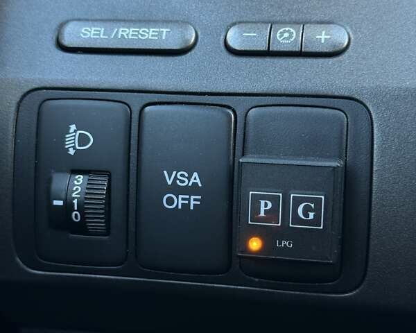 Белый Хонда Цивик, объемом двигателя 1.8 л и пробегом 205 тыс. км за 7200 $, фото 18 на Automoto.ua