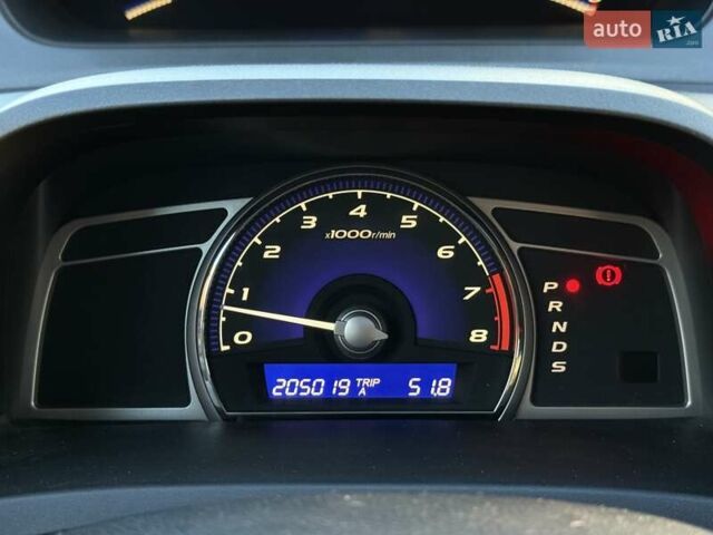 Белый Хонда Цивик, объемом двигателя 1.8 л и пробегом 205 тыс. км за 7200 $, фото 13 на Automoto.ua