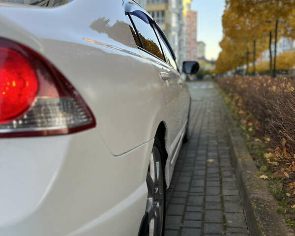 Білий Хонда Сівік, об'ємом двигуна 1.8 л та пробігом 376 тис. км за 5600 $, фото 8 на Automoto.ua