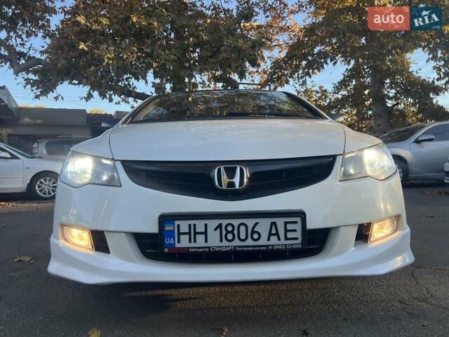 Хонда Цивик 2007 в Одессе на Automoto.ua Белый Хонда Цивик, объемом двигателя 1.34 л и пробегом 227 тыс. км за 5750 $, фото 8 на Automoto.ua