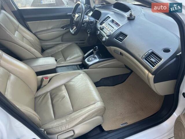 Хонда Цивик 2007 в Одессе на Automoto.ua Белый Хонда Цивик, объемом двигателя 1.34 л и пробегом 227 тыс. км за 5750 $, фото 18 на Automoto.ua