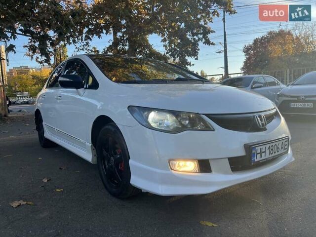 Хонда Цивик 2007 в Одессе на Automoto.ua Белый Хонда Цивик, объемом двигателя 1.34 л и пробегом 227 тыс. км за 5750 $, фото 6 на Automoto.ua