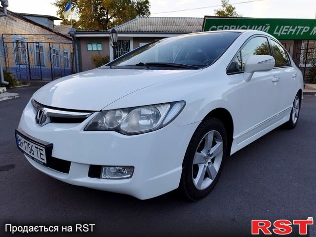 Белый Хонда Цивик, объемом двигателя 1.3 л и пробегом 258 тыс. км за 7500 $, фото 1 на Automoto.ua