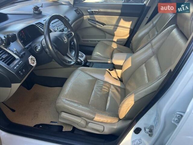 Хонда Цивик 2007 в Одессе на Automoto.ua Белый Хонда Цивик, объемом двигателя 1.34 л и пробегом 227 тыс. км за 5750 $, фото 17 на Automoto.ua