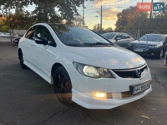 Хонда Цивик 2007 в Одессе на Automoto.ua Белый Хонда Цивик, объемом двигателя 1.34 л и пробегом 227 тыс. км за 5750 $, фото 2 на Automoto.ua