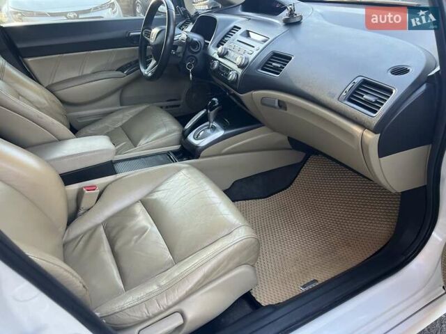 Хонда Цивик 2007 в Одессе на Automoto.ua Белый Хонда Цивик, объемом двигателя 1.34 л и пробегом 227 тыс. км за 5750 $, фото 19 на Automoto.ua