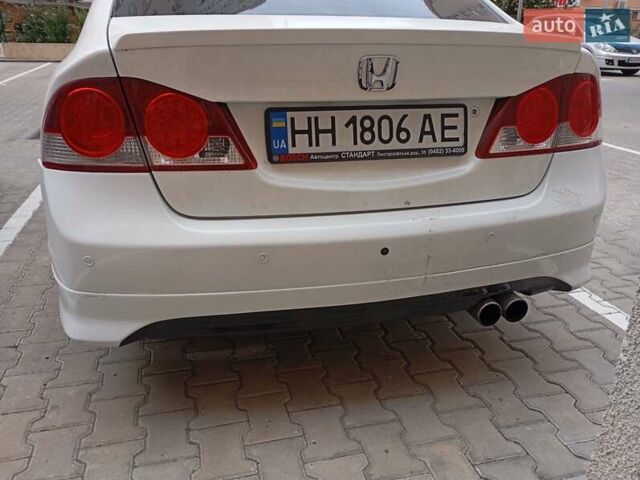 Білий Хонда Сівік, об'ємом двигуна 1.3 л та пробігом 225 тис. км за 6000 $, фото 4 на Automoto.ua