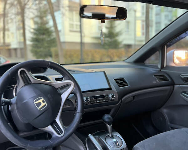 Білий Хонда Сівік, об'ємом двигуна 1.8 л та пробігом 376 тис. км за 5600 $, фото 9 на Automoto.ua