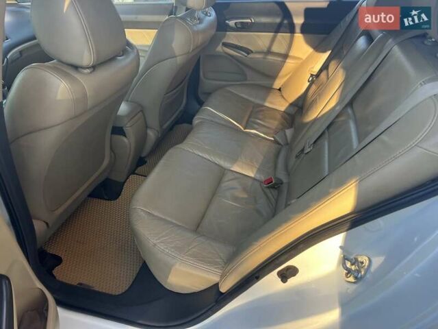 Хонда Цивик 2007 в Одессе на Automoto.ua Белый Хонда Цивик, объемом двигателя 1.34 л и пробегом 227 тыс. км за 5750 $, фото 22 на Automoto.ua