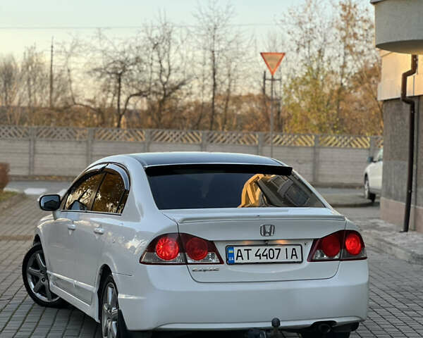 Білий Хонда Сівік, об'ємом двигуна 1.8 л та пробігом 376 тис. км за 5600 $, фото 1 на Automoto.ua