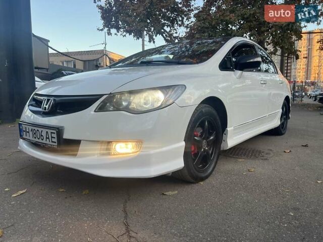Хонда Цивик 2007 в Одессе на Automoto.ua Белый Хонда Цивик, объемом двигателя 1.34 л и пробегом 227 тыс. км за 5750 $, фото 3 на Automoto.ua