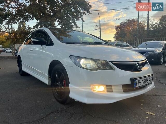 Хонда Цивик 2007 в Одессе на Automoto.ua Белый Хонда Цивик, объемом двигателя 1.34 л и пробегом 227 тыс. км за 5750 $, фото 1 на Automoto.ua