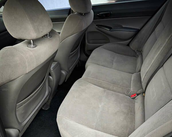 Белый Хонда Цивик, объемом двигателя 1.8 л и пробегом 283 тыс. км за 6000 $, фото 13 на Automoto.ua