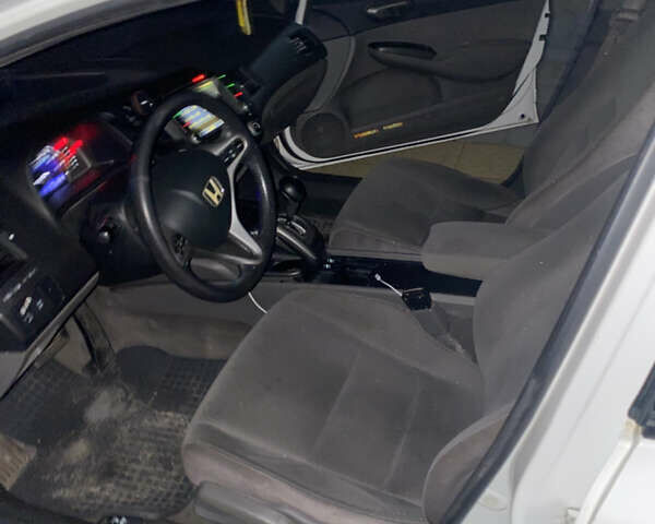 Білий Хонда Сівік, об'ємом двигуна 1.3 л та пробігом 315 тис. км за 4400 $, фото 6 на Automoto.ua