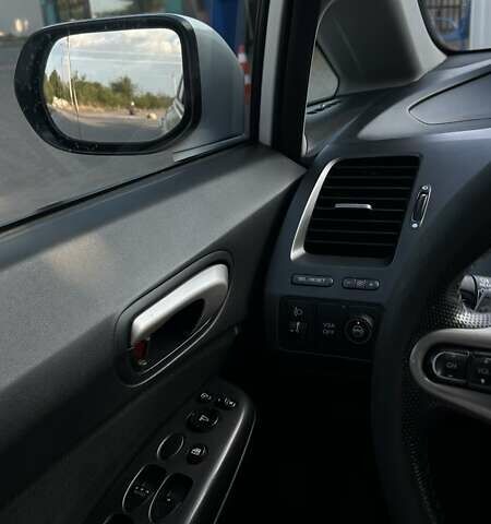 Белый Хонда Цивик, объемом двигателя 1.8 л и пробегом 256 тыс. км за 6300 $, фото 12 на Automoto.ua