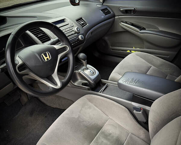 Белый Хонда Цивик, объемом двигателя 1.8 л и пробегом 283 тыс. км за 6000 $, фото 14 на Automoto.ua