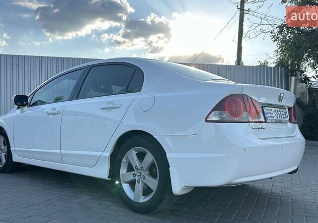 Белый Хонда Цивик, объемом двигателя 1.8 л и пробегом 256 тыс. км за 6300 $, фото 6 на Automoto.ua