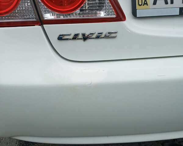 Белый Хонда Цивик, объемом двигателя 1.8 л и пробегом 224 тыс. км за 6100 $, фото 7 на Automoto.ua