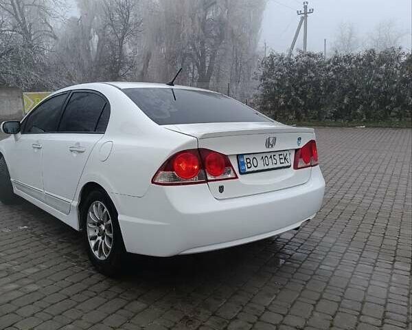 Белый Хонда Цивик, объемом двигателя 1.3 л и пробегом 300 тыс. км за 4850 $, фото 5 на Automoto.ua