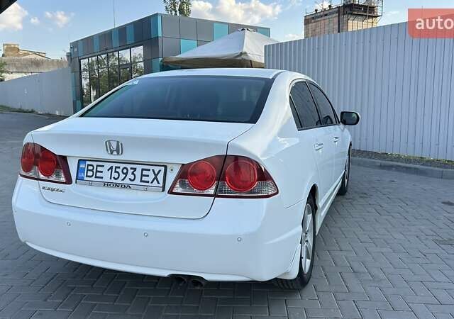 Белый Хонда Цивик, объемом двигателя 1.8 л и пробегом 256 тыс. км за 6300 $, фото 5 на Automoto.ua