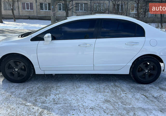 Белый Хонда Цивик, объемом двигателя 1.8 л и пробегом 371 тыс. км за 6450 $, фото 3 на Automoto.ua