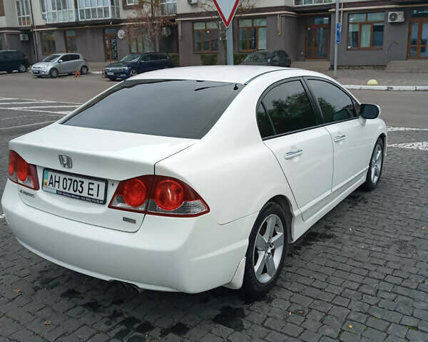 Белый Хонда Цивик, объемом двигателя 1.8 л и пробегом 224 тыс. км за 6100 $, фото 4 на Automoto.ua