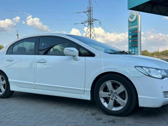 Белый Хонда Цивик, объемом двигателя 1.8 л и пробегом 259 тыс. км за 6300 $, фото 2 на Automoto.ua