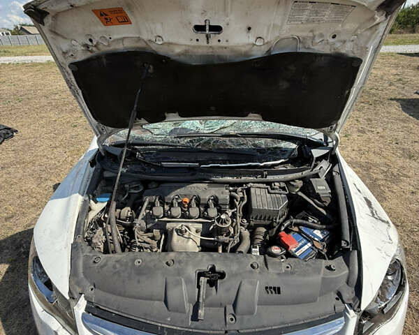 Белый Хонда Цивик, объемом двигателя 1.8 л и пробегом 290 тыс. км за 2500 $, фото 1 на Automoto.ua