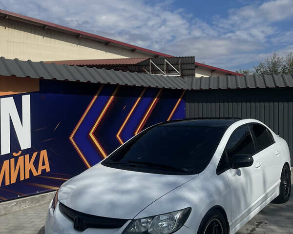 Белый Хонда Цивик, объемом двигателя 1.8 л и пробегом 218 тыс. км за 7500 $, фото 10 на Automoto.ua