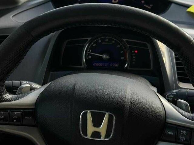 Белый Хонда Цивик, объемом двигателя 1.8 л и пробегом 259 тыс. км за 6300 $, фото 10 на Automoto.ua