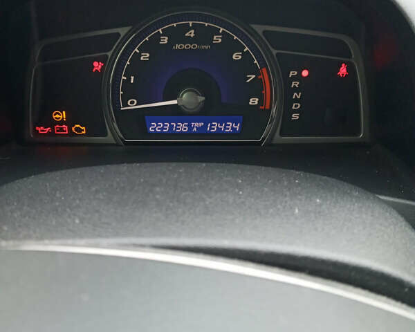 Белый Хонда Цивик, объемом двигателя 1.8 л и пробегом 224 тыс. км за 6100 $, фото 6 на Automoto.ua