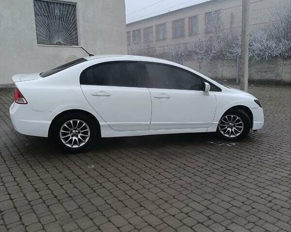 Белый Хонда Цивик, объемом двигателя 1.3 л и пробегом 300 тыс. км за 4850 $, фото 4 на Automoto.ua