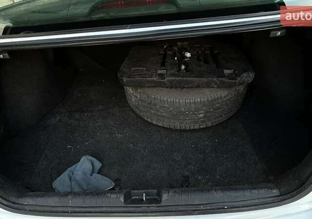 Белый Хонда Цивик, объемом двигателя 1.8 л и пробегом 259 тыс. км за 6300 $, фото 11 на Automoto.ua