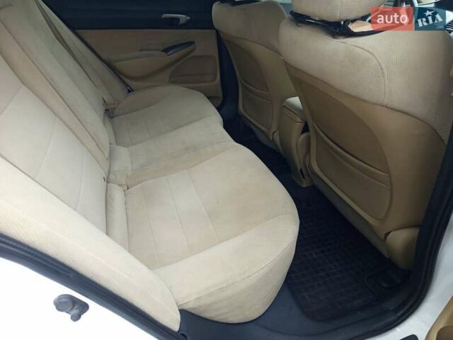 Белый Хонда Цивик, объемом двигателя 1.8 л и пробегом 250 тыс. км за 6800 $, фото 15 на Automoto.ua