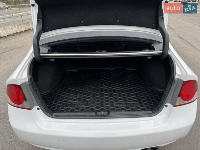 Белый Хонда Цивик, объемом двигателя 1.8 л и пробегом 236 тыс. км за 7000 $, фото 34 на Automoto.ua