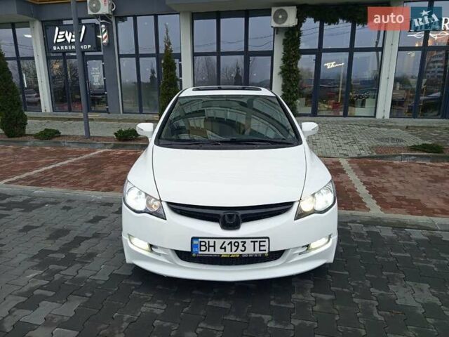 Белый Хонда Цивик, объемом двигателя 1.8 л и пробегом 250 тыс. км за 6800 $, фото 7 на Automoto.ua