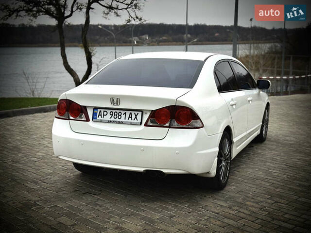 Белый Хонда Цивик, объемом двигателя 1.8 л и пробегом 283 тыс. км за 6000 $, фото 2 на Automoto.ua