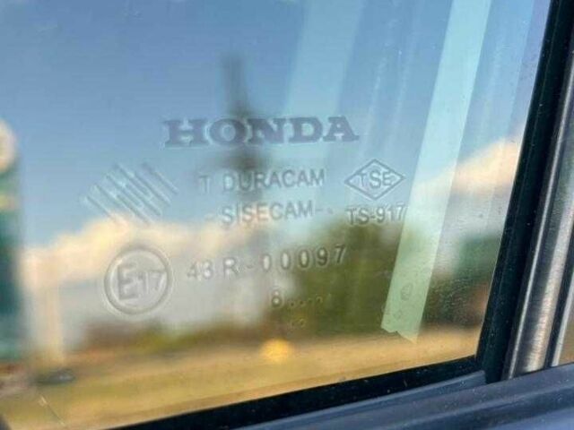 Белый Хонда Цивик, объемом двигателя 1.8 л и пробегом 259 тыс. км за 6300 $, фото 7 на Automoto.ua