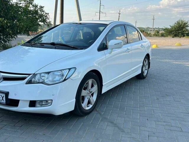 Белый Хонда Цивик, объемом двигателя 1.8 л и пробегом 259 тыс. км за 6300 $, фото 1 на Automoto.ua