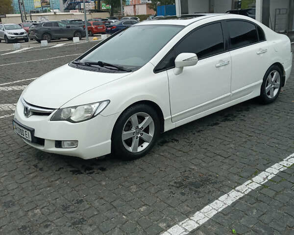 Белый Хонда Цивик, объемом двигателя 1.8 л и пробегом 224 тыс. км за 6100 $, фото 2 на Automoto.ua