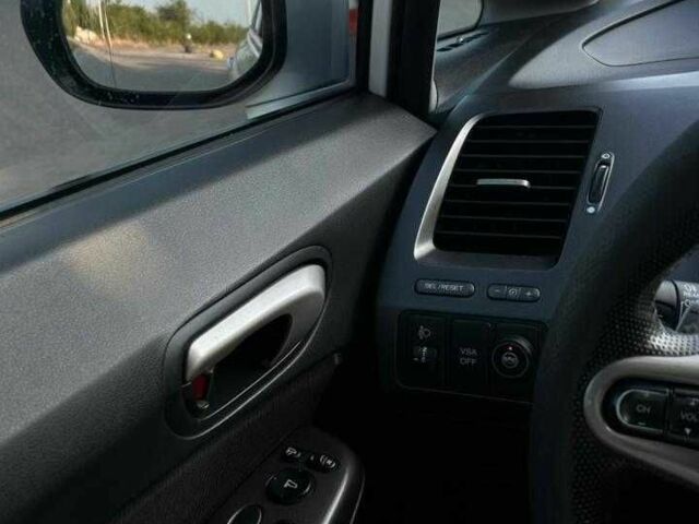 Белый Хонда Цивик, объемом двигателя 1.8 л и пробегом 259 тыс. км за 6300 $, фото 9 на Automoto.ua