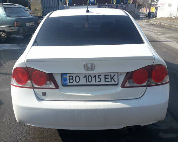 Білий Хонда Сівік, об'ємом двигуна 1.3 л та пробігом 315 тис. км за 4400 $, фото 1 на Automoto.ua