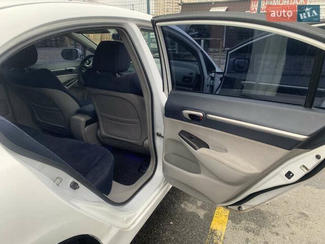 Белый Хонда Цивик, объемом двигателя 1.34 л и пробегом 206 тыс. км за 5950 $, фото 23 на Automoto.ua