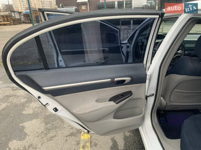 Белый Хонда Цивик, объемом двигателя 1.34 л и пробегом 206 тыс. км за 5950 $, фото 20 на Automoto.ua