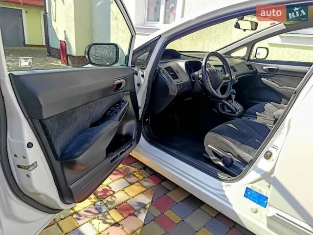 Белый Хонда Цивик, объемом двигателя 1.34 л и пробегом 138 тыс. км за 7800 $, фото 6 на Automoto.ua