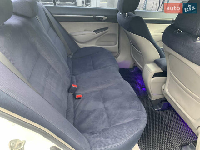 Белый Хонда Цивик, объемом двигателя 1.34 л и пробегом 206 тыс. км за 5950 $, фото 21 на Automoto.ua